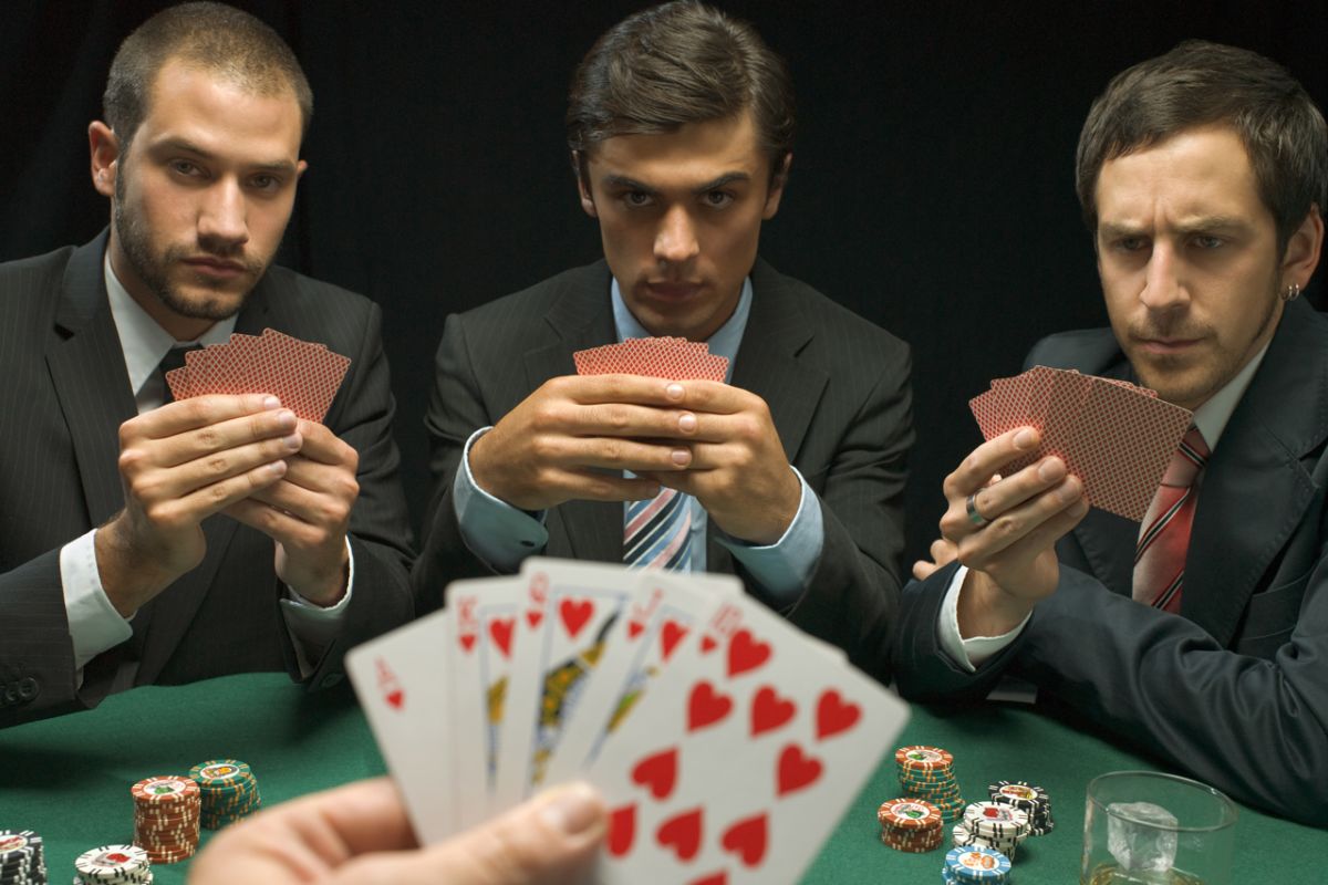 Игроки за покерным столом