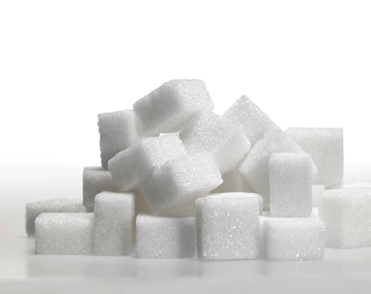 Кучи сахара. Сахар. Сахар рафинад фигурный. Сахар кусковой. Мелкий сахар.